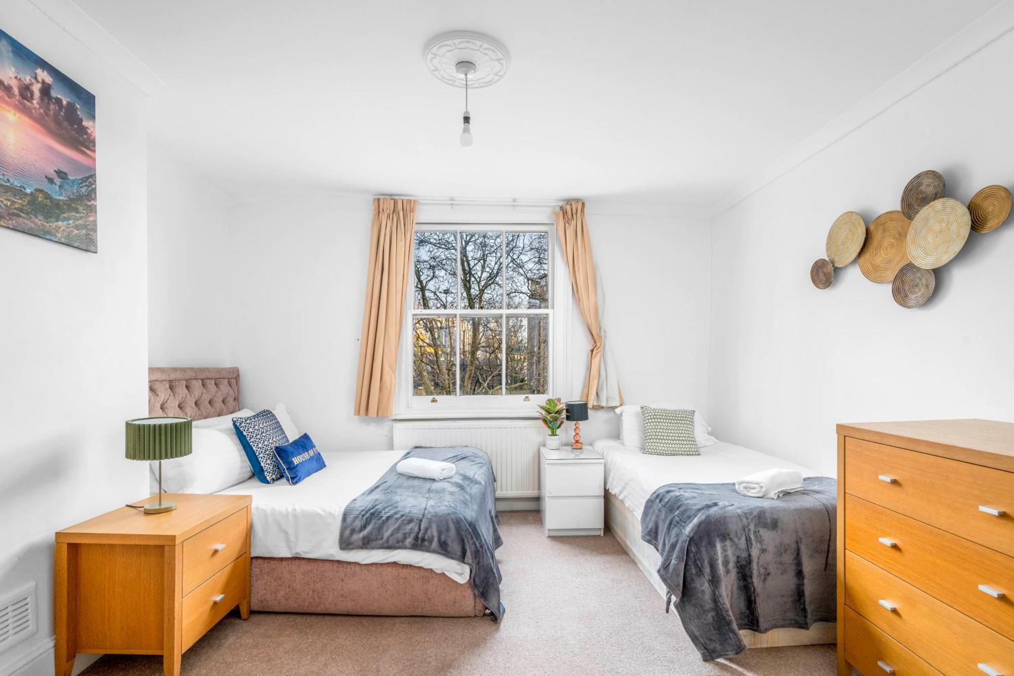 Apartment Spacious Canary Wharf Near 02 Arena, Excel Exhibition Centre, With Free Parking & Wifi