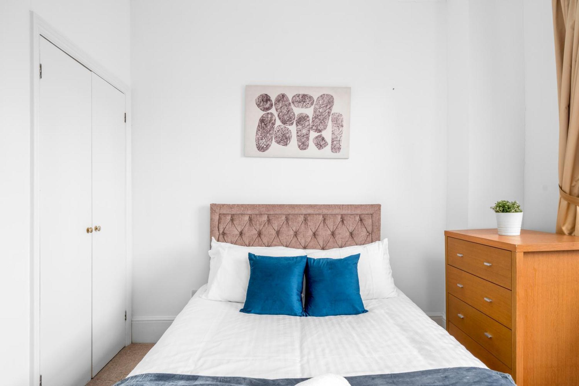 Spacious Canary Wharf Near 02 Arena, Excel Exhibition Centre, With Free Parking & Wifi Apartment London