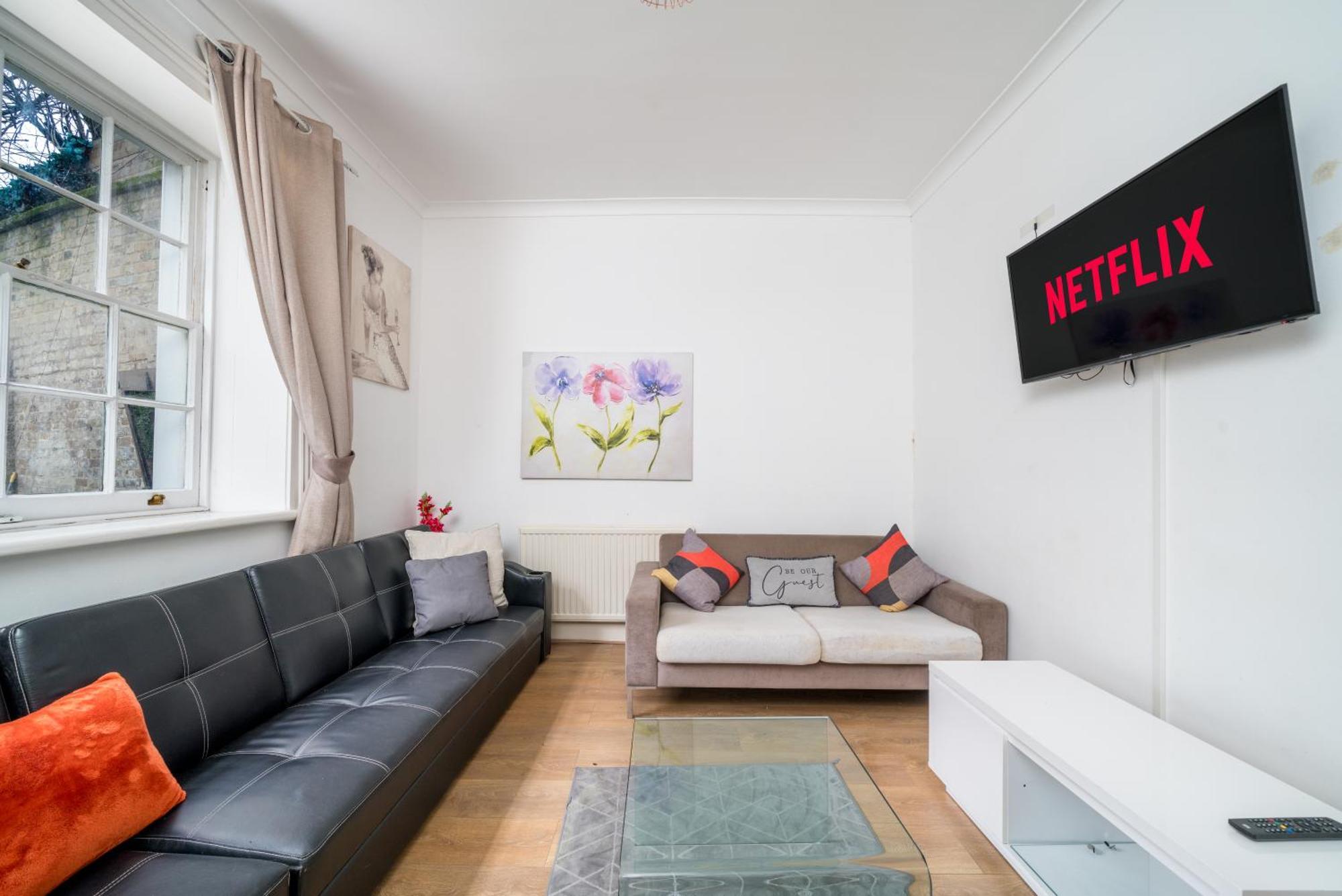 Spacious Canary Wharf Near 02 Arena, Excel Exhibition Centre, With Free Parking & Wifi Apartment