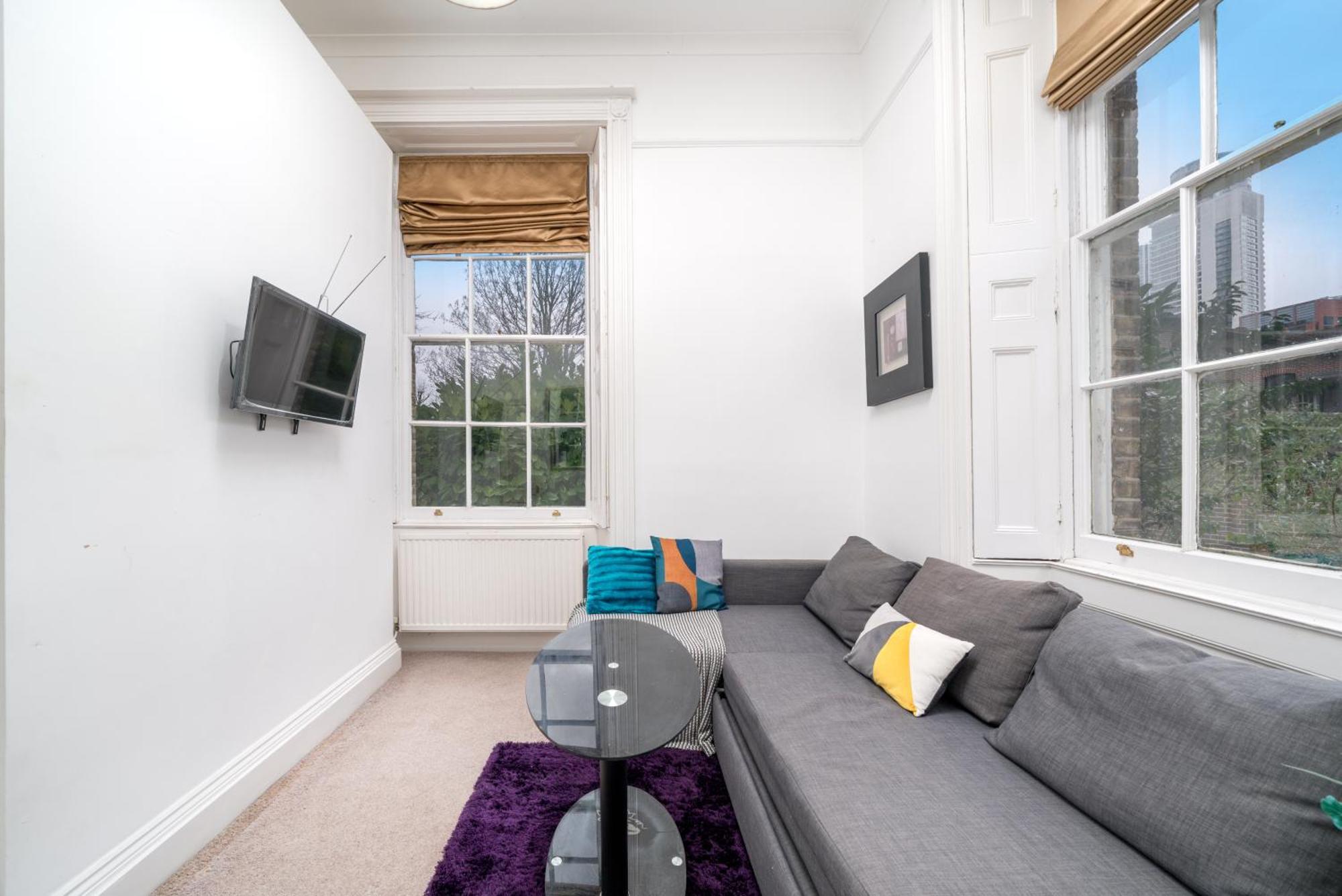 Apartment Spacious Canary Wharf Near 02 Arena, Excel Exhibition Centre, With Free Parking & Wifi *