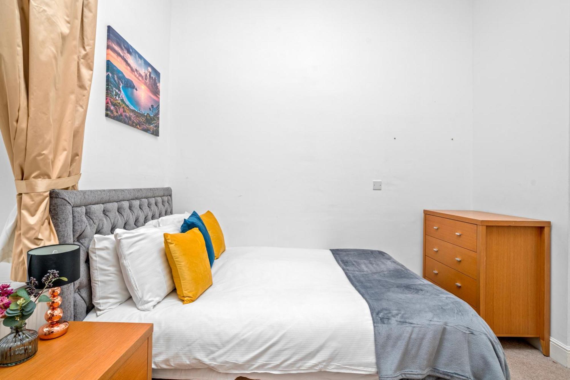 Spacious Canary Wharf Near 02 Arena, Excel Exhibition Centre, With Free Parking & Wifi * Londra