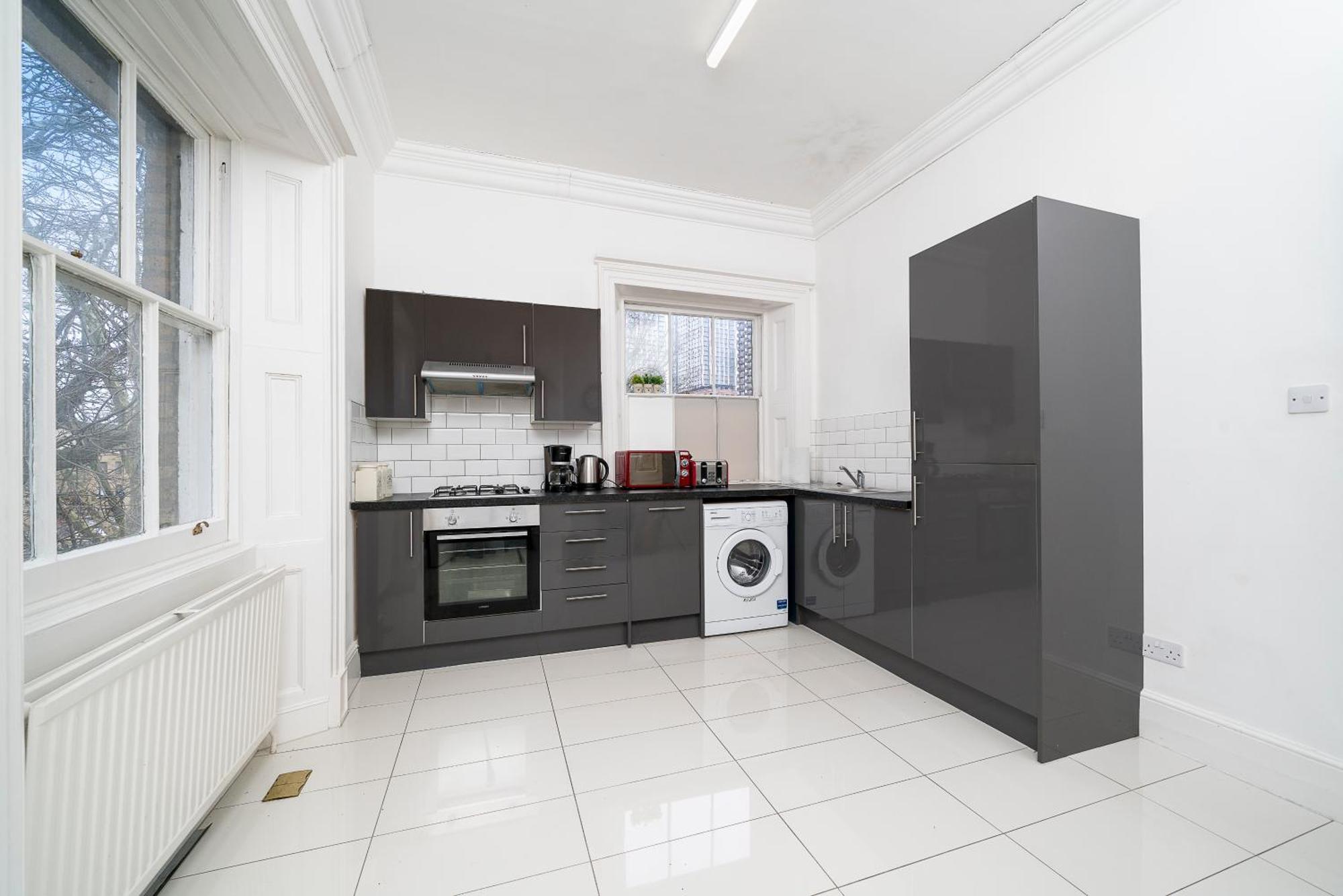 Spacious Canary Wharf Near 02 Arena, Excel Exhibition Centre, With Free Parking & Wifi Appartamento *
