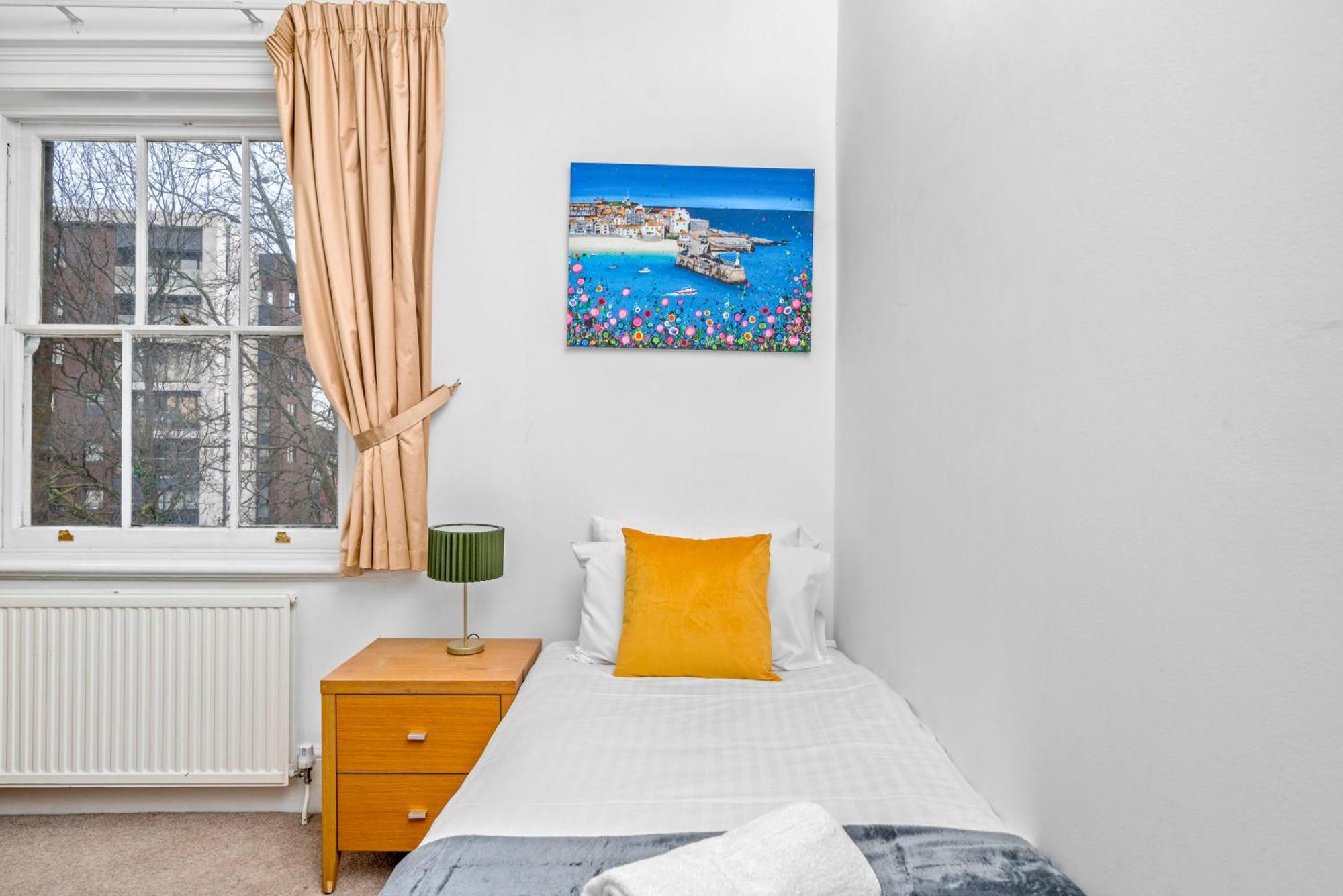 Spacious Canary Wharf Near 02 Arena, Excel Exhibition Centre, With Free Parking & Wifi *