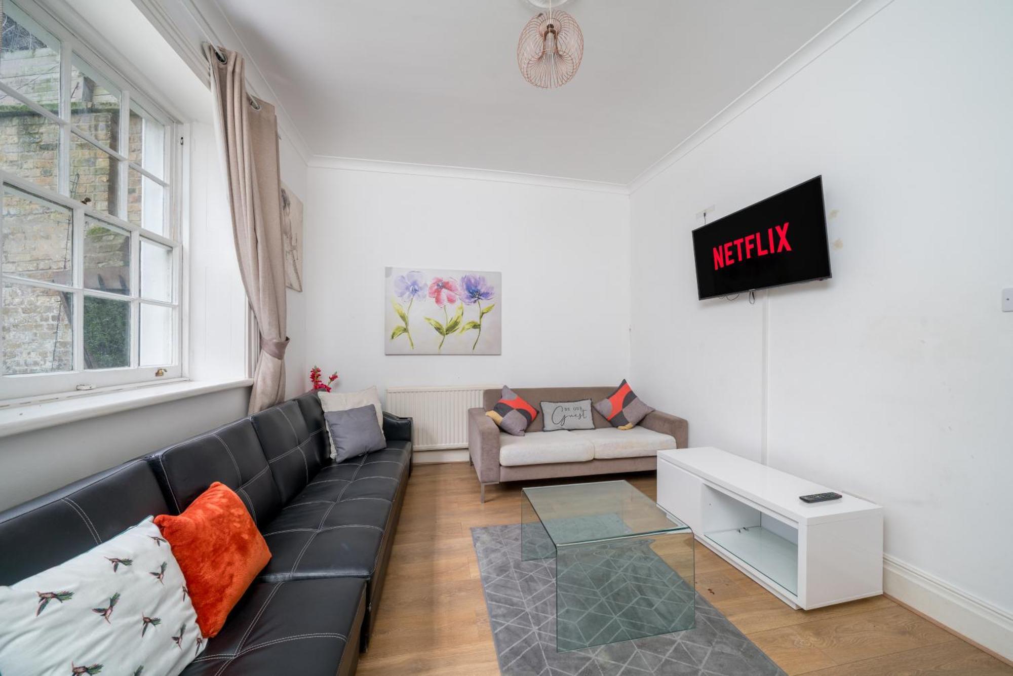 Spacious Canary Wharf Near 02 Arena, Excel Exhibition Centre, With Free Parking & Wifi * Londra