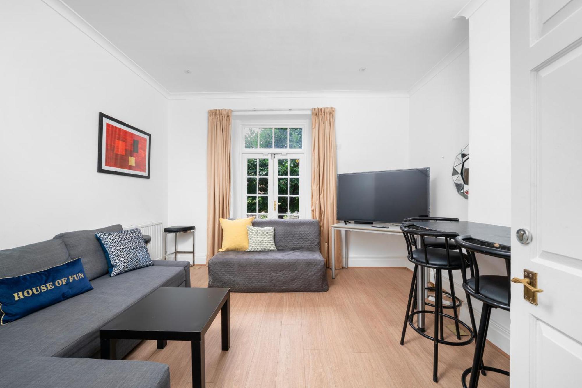 Spacious Canary Wharf Near 02 Arena, Excel Exhibition Centre, With Free Parking & Wifi * Londra