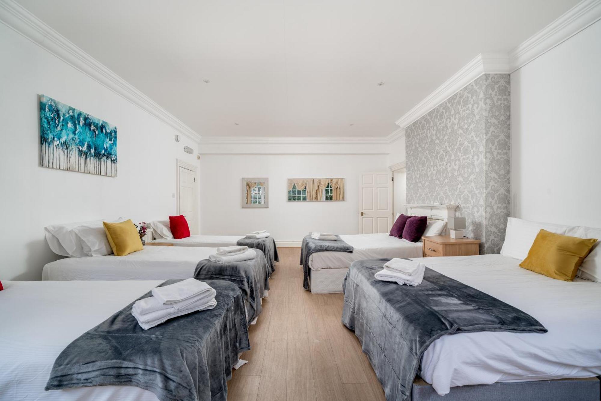 Spacious Canary Wharf Near 02 Arena, Excel Exhibition Centre, With Free Parking & Wifi * Londra