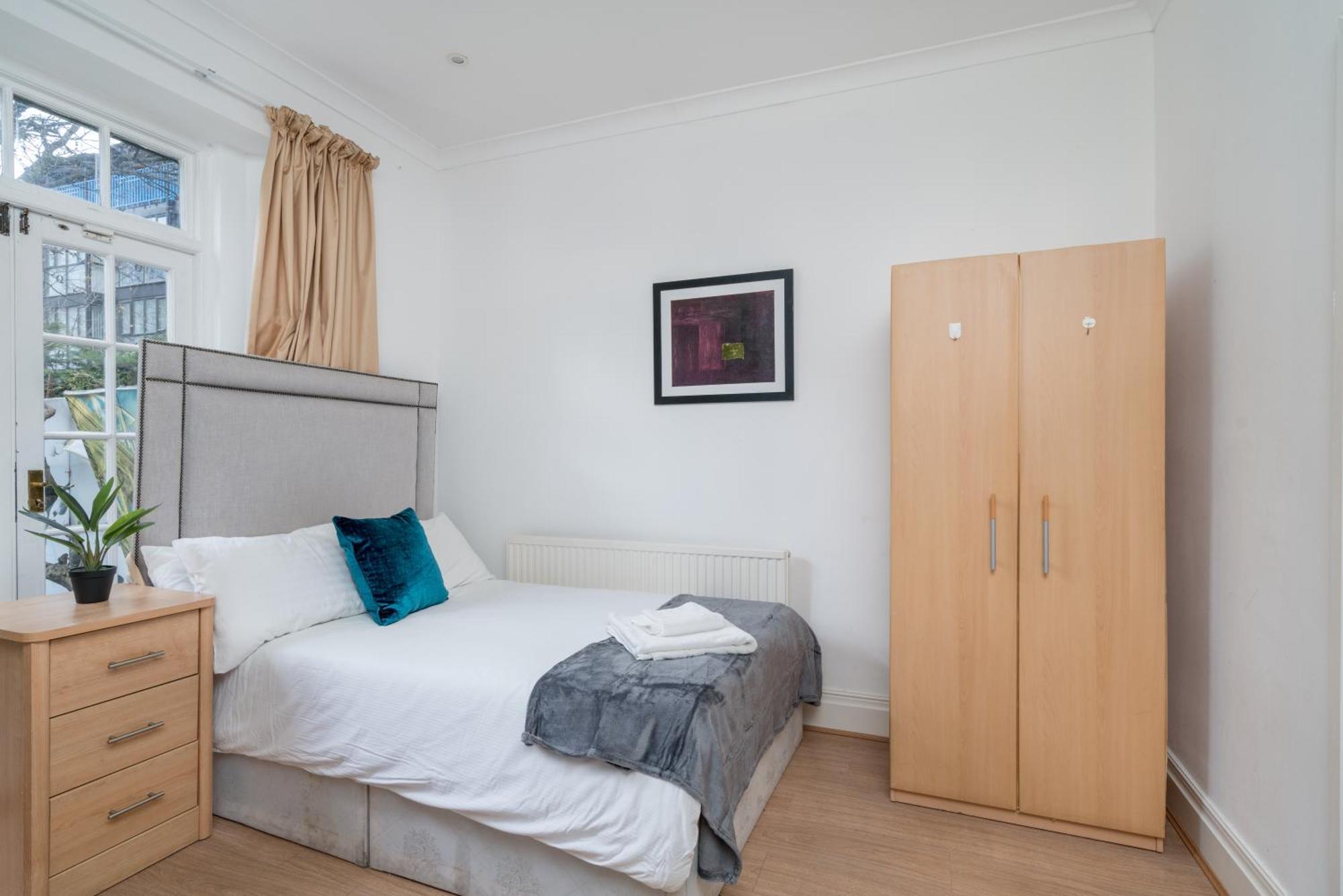 Spacious Canary Wharf Near 02 Arena, Excel Exhibition Centre, With Free Parking & Wifi Appartamento