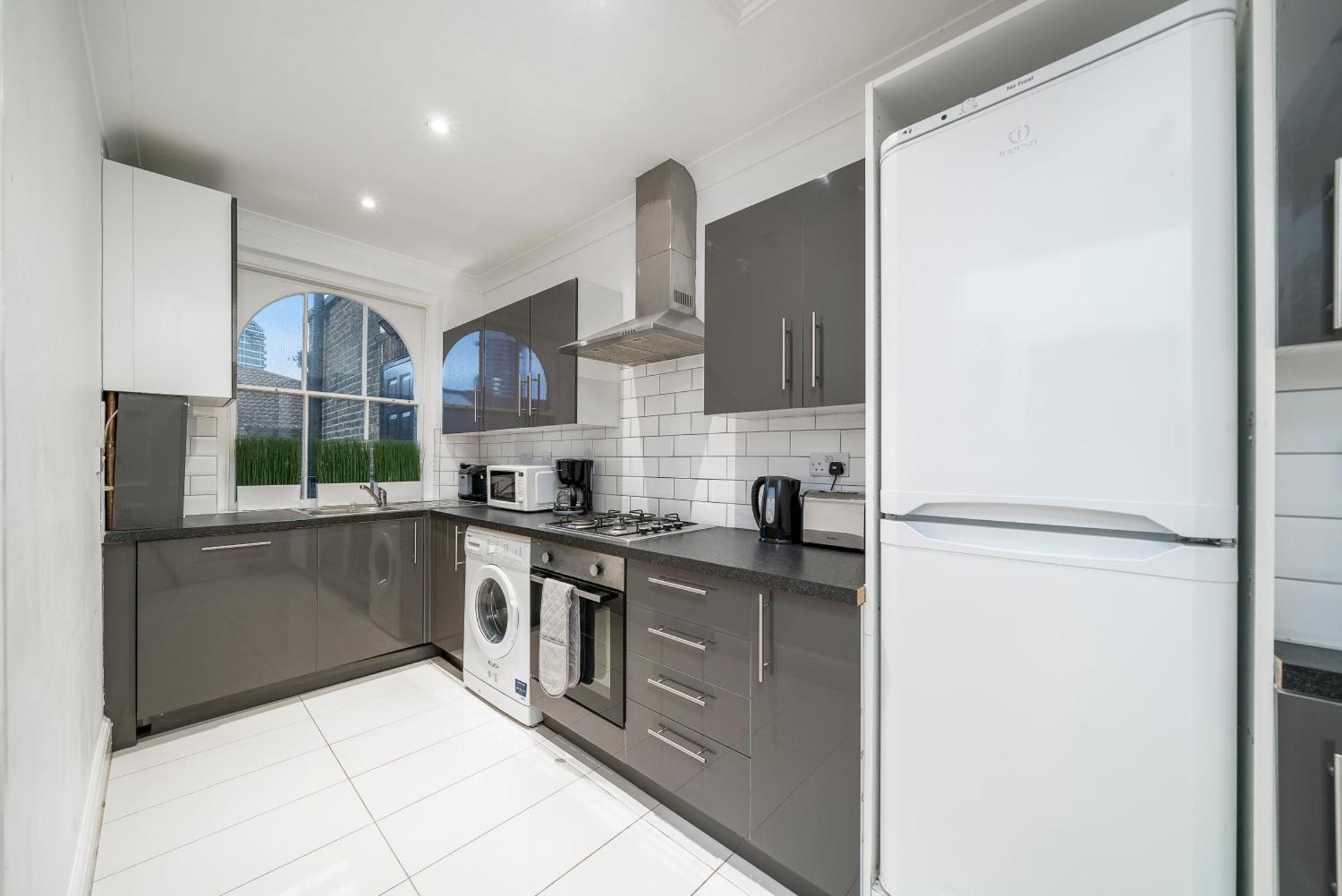 Spacious Canary Wharf Near 02 Arena, Excel Exhibition Centre, With Free Parking & Wifi *