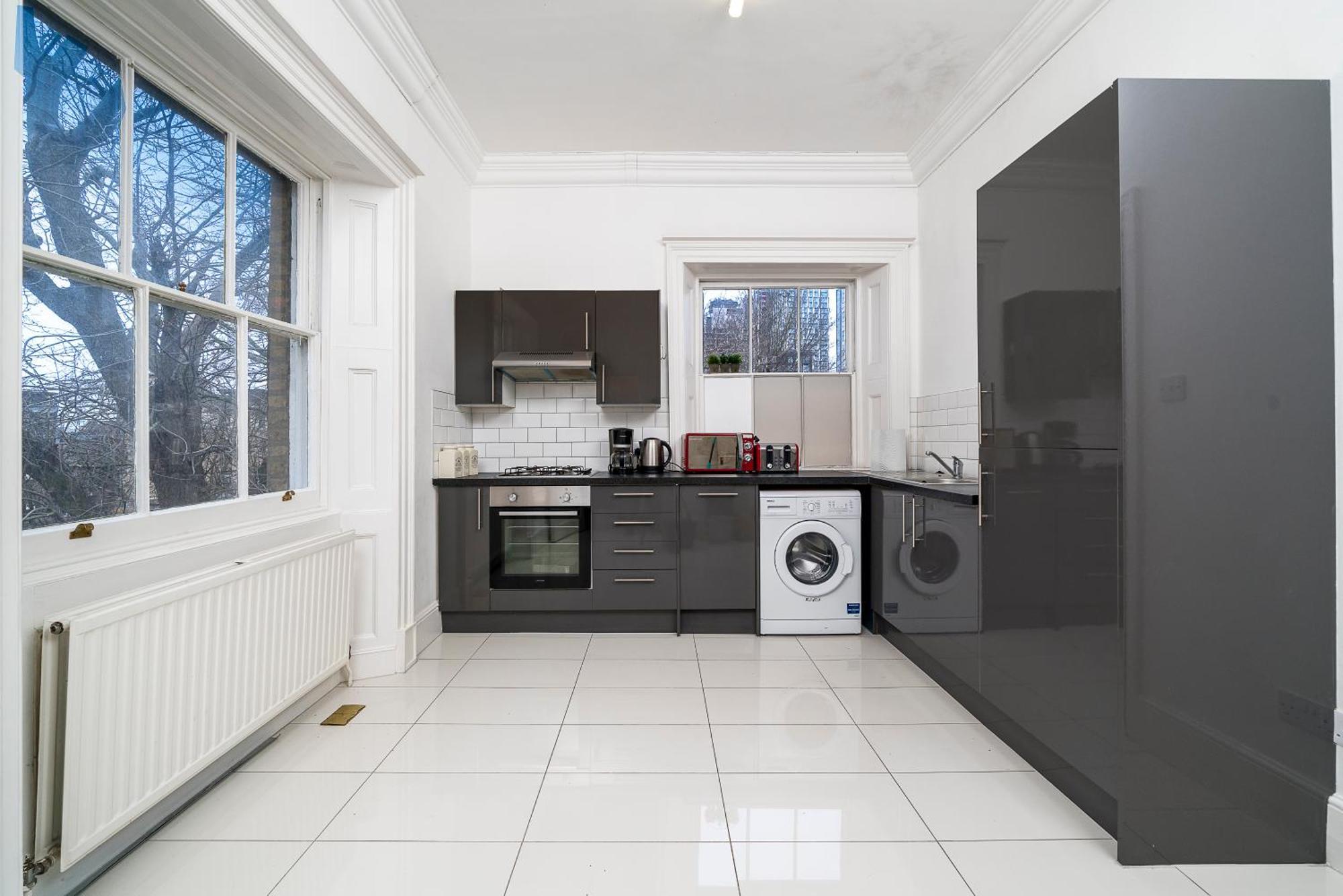 Spacious Canary Wharf Near 02 Arena, Excel Exhibition Centre, With Free Parking & Wifi Appartamento *